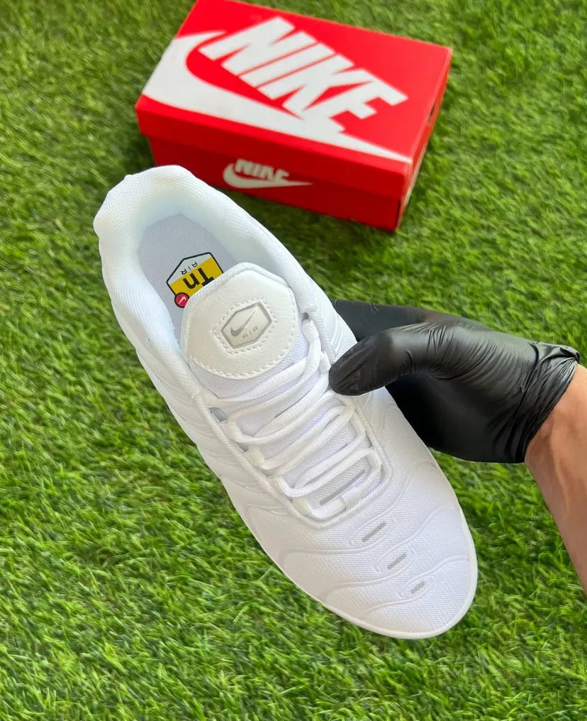 NIKE AIR MAX TN PLUS