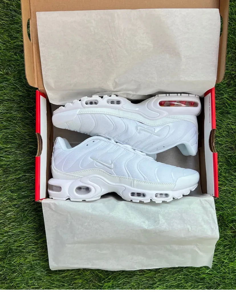 NIKE AIR MAX TN PLUS
