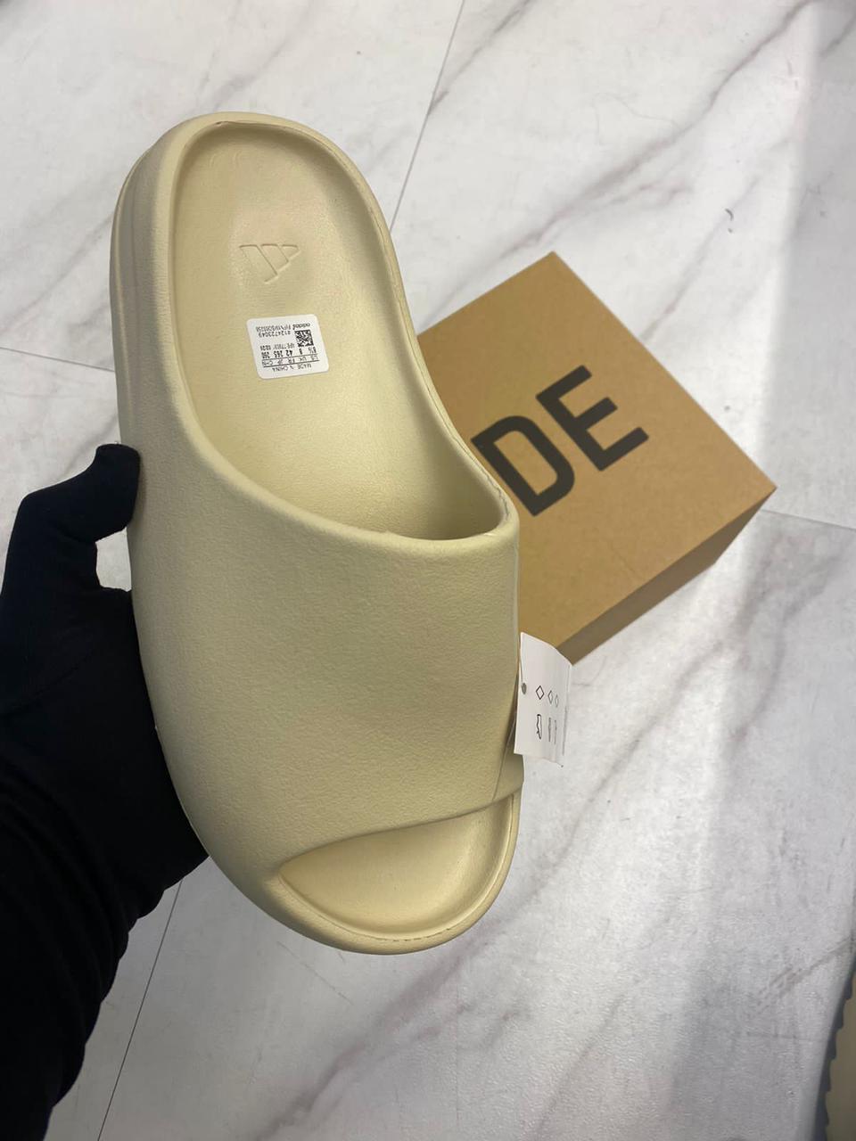 Adidas Yeezys Slide White