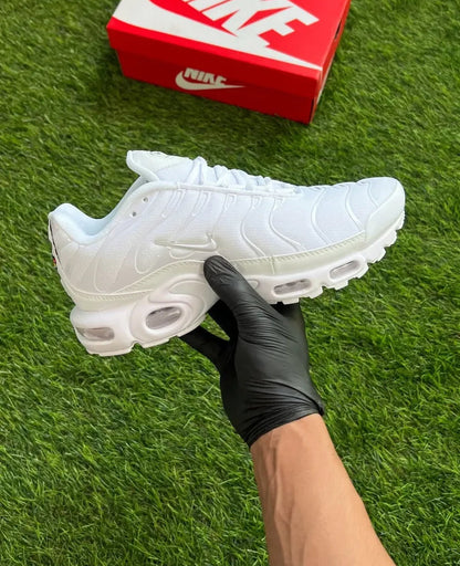 NIKE AIR MAX TN PLUS