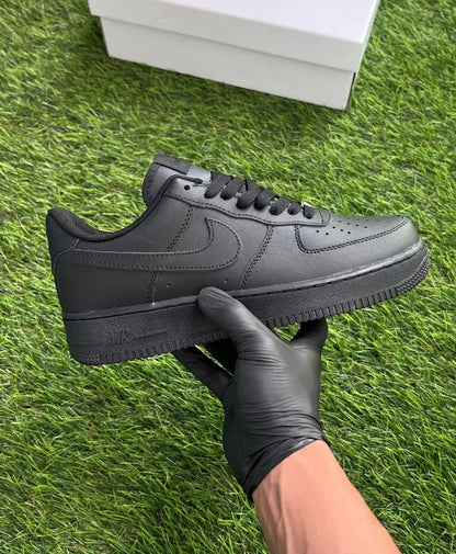 NIKE AIR FORCE ONE BLACK